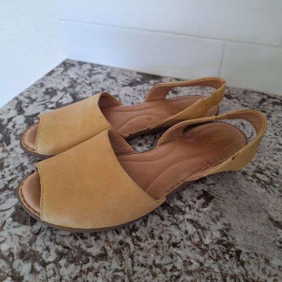 Born soft leather Sandals size 9M - Picture 4 of 8